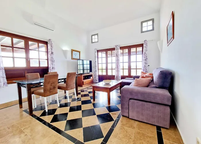 Holiday home Casa Vacacional Anna, Piscina Privada Climatizada Playa Blanca (Lanzarote)