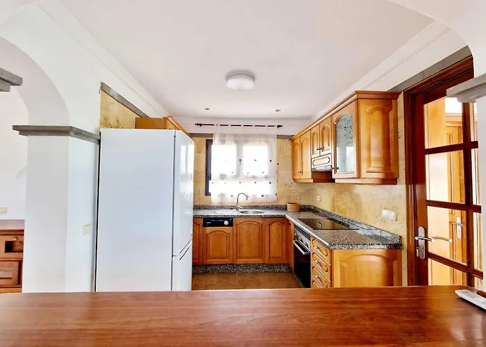 Casa Vacacional Anna, Piscina Privada Climatizada * Playa Blanca (Lanzarote)