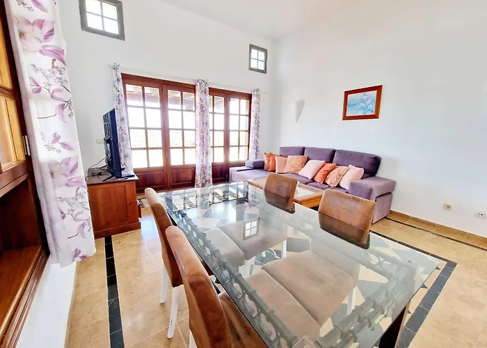 Casa Vacacional Anna, Piscina Privada Climatizada Nyaraló